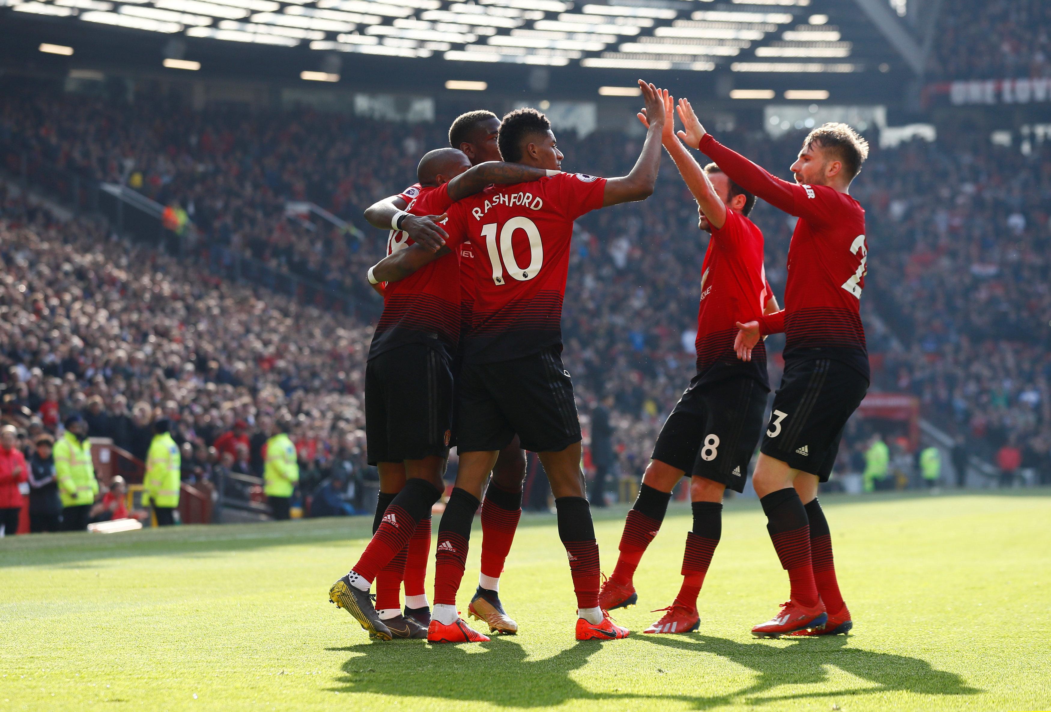 曼城不仅在 曼城不仅在